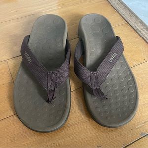 Supportive flip flops (Vionic)